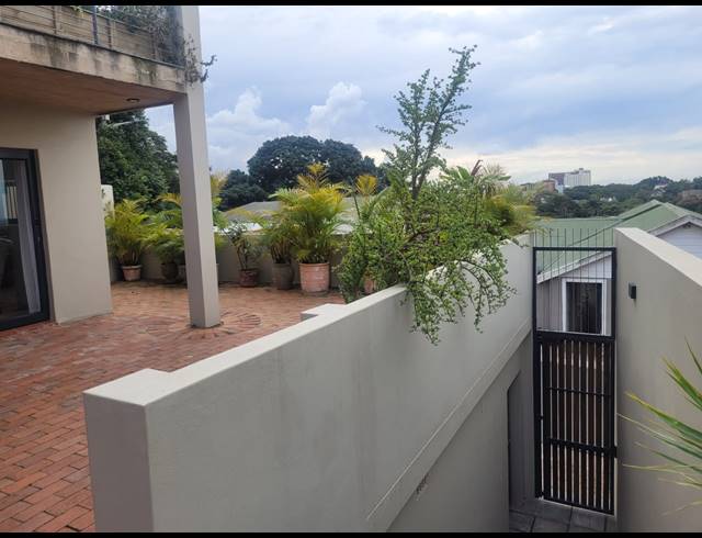 1 BEDROOM FLAT TO LET IN MORNINGSIDE
